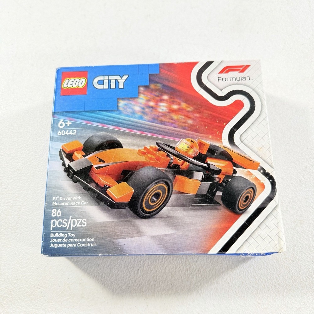 LEGO CITY: F1 Driver with Mclaren Race Car (60442)